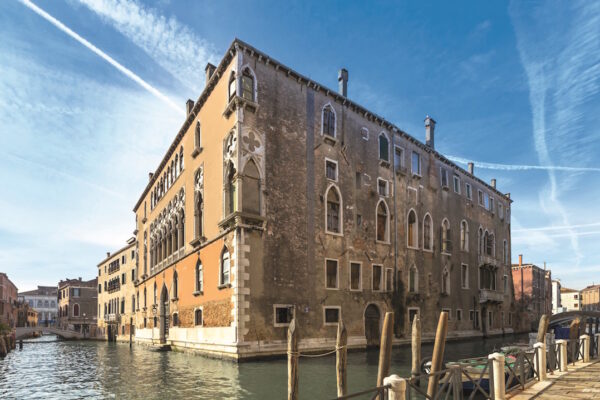 Palazzo-Donà-Giovannelli-a-Venezia-Italy